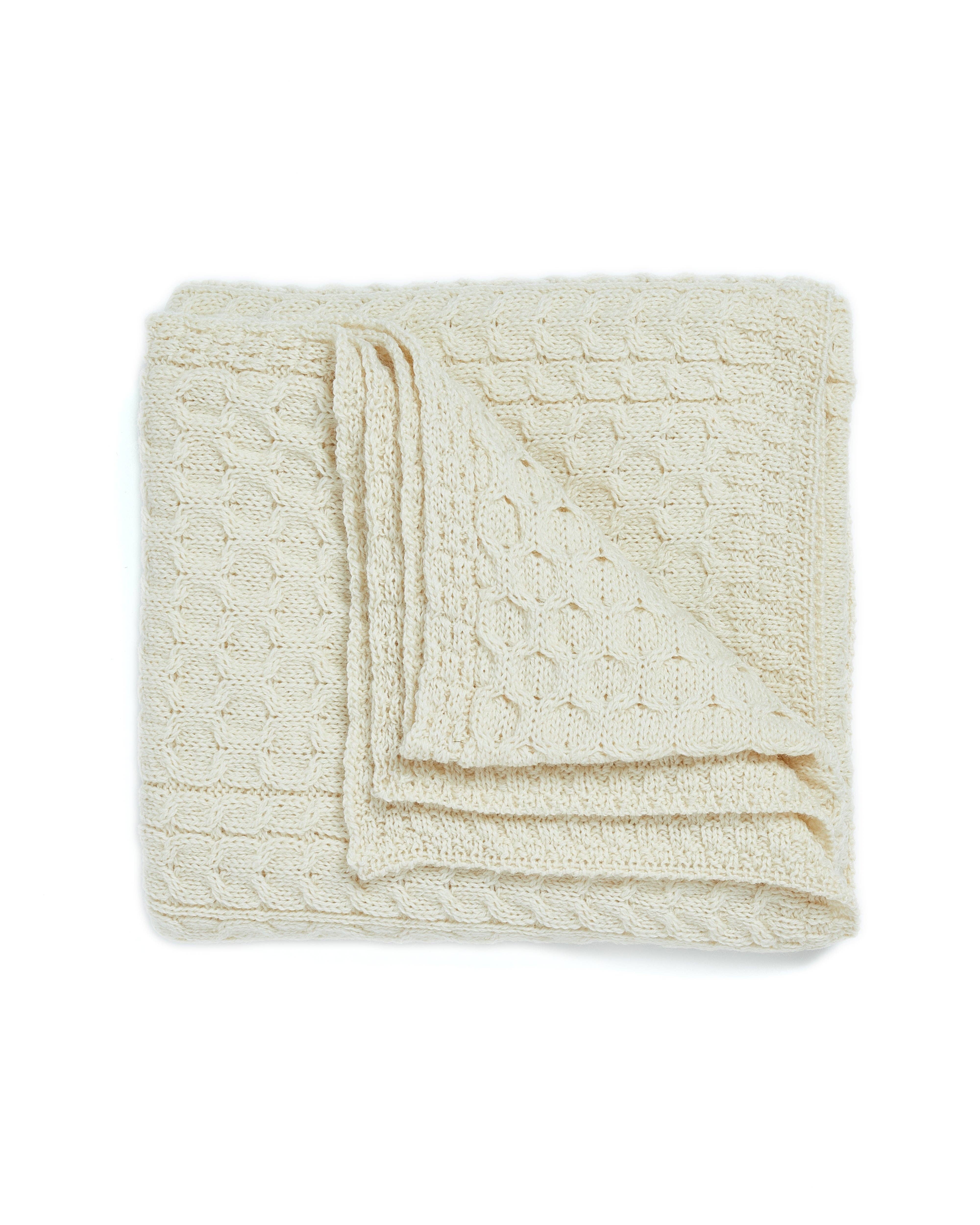 Bertra Aran Classic Wool Blanket - Cream - Image 3