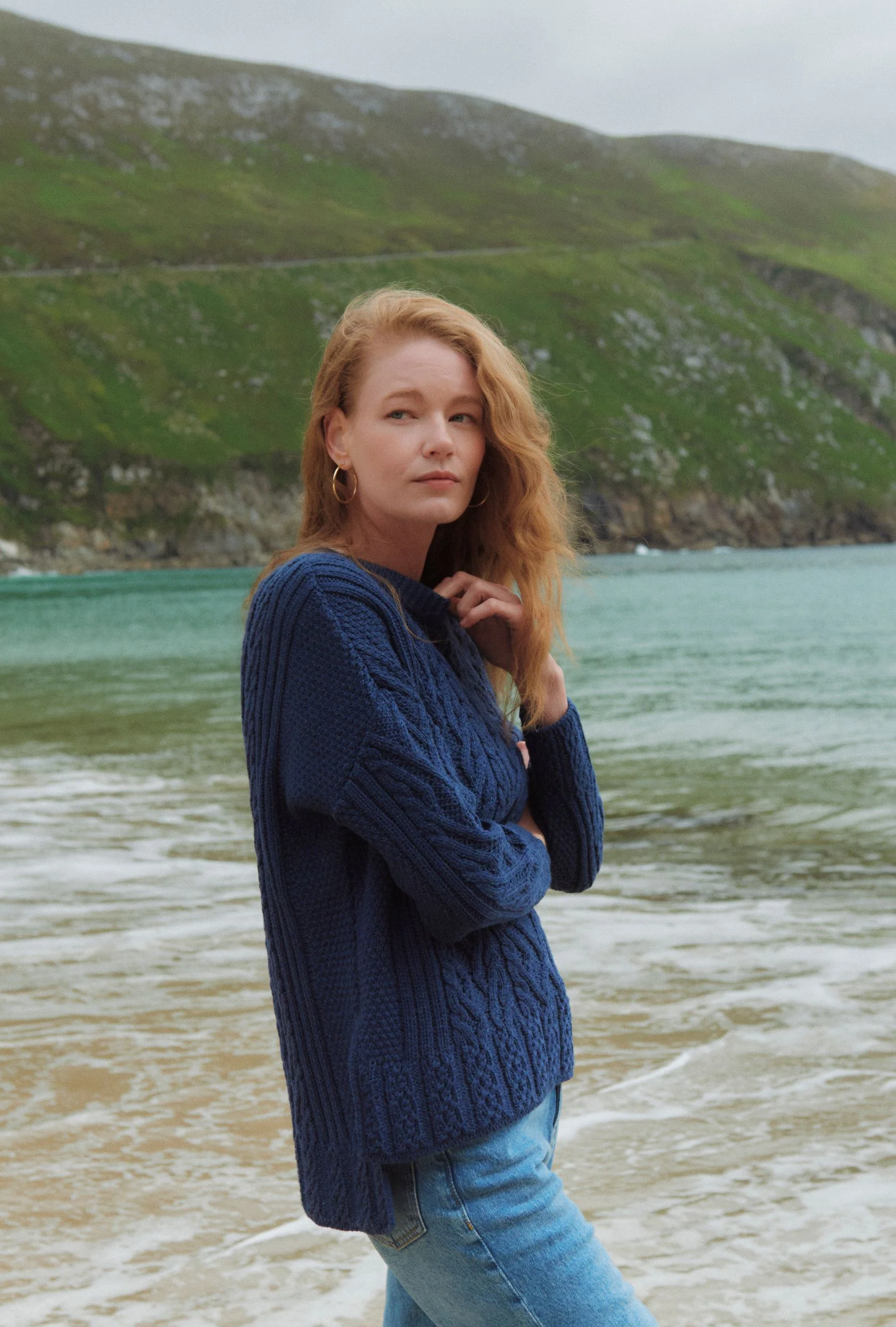 Tully Box Supersoft Merino Aran Sweater - Navy - Image 4